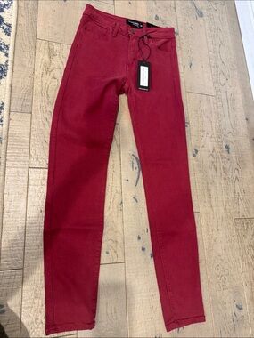NWT Just Black Raspberry skinny Jeans